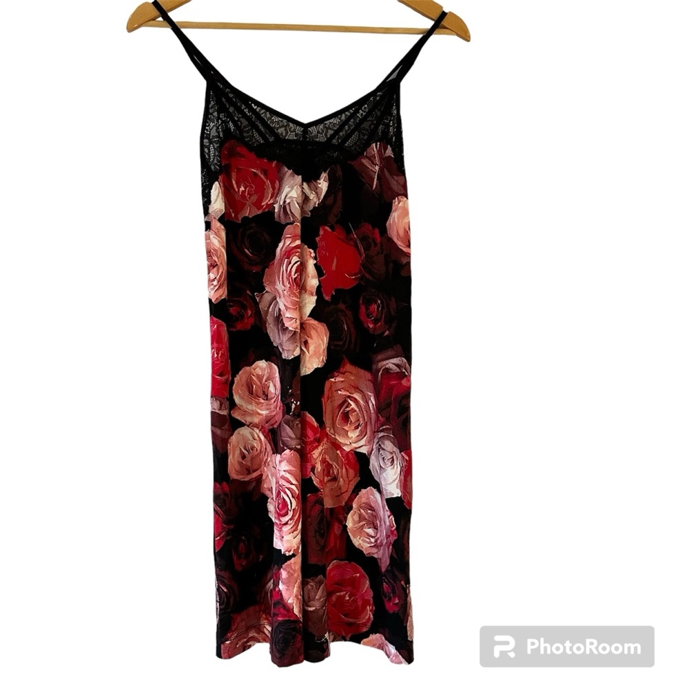 White House Black Market Strappy Lace Chemise Size XXS‎ NWT
